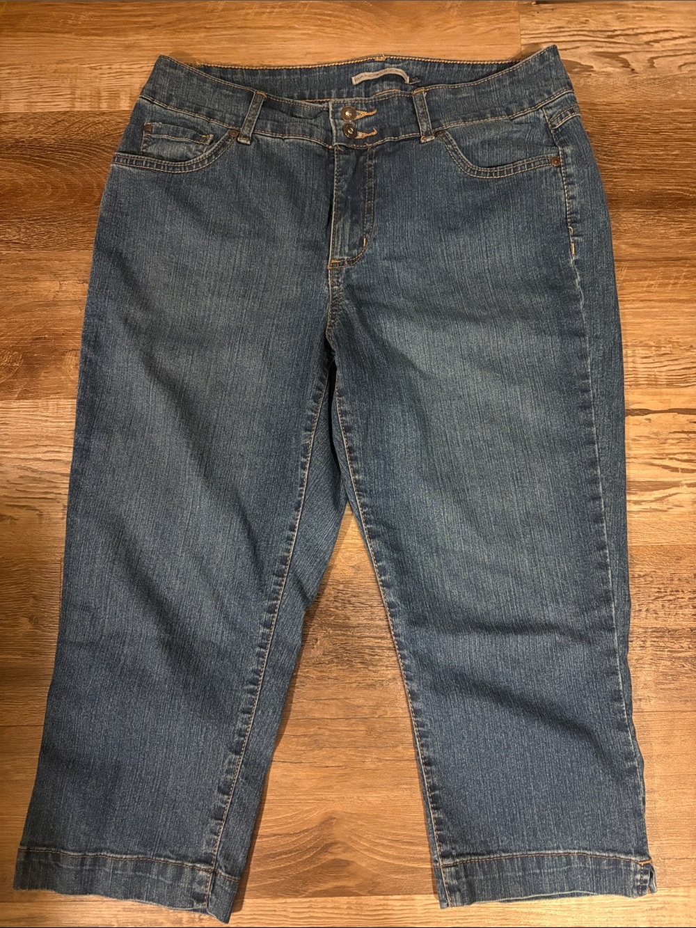 Bandolino Dark Blue Cropped Capri Jeans